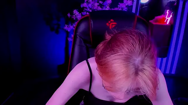 FoxxyyPolly online show from 05/19/26, 10:54