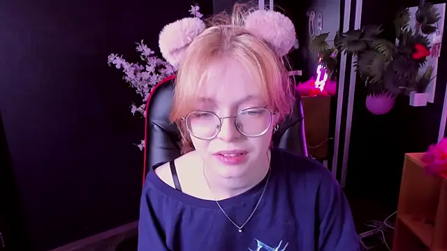 FoxxyyPolly online show from 05/23/26, 06:07