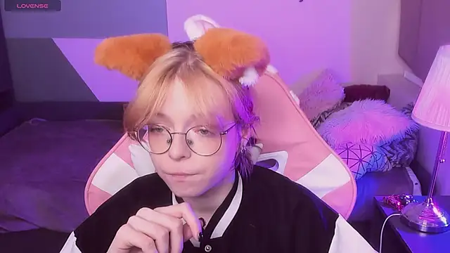 FoxxyyPolly online show from 05/29/26, 05:27