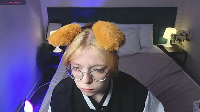 FoxxyyPolly online show from 06/05/26, 05:14