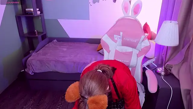 FoxxyyPolly online show from 06/12/26, 05:39