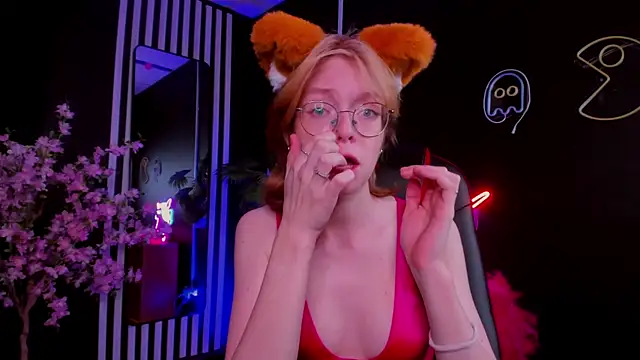 FoxxyyPolly online show from 06/24/26, 05:39