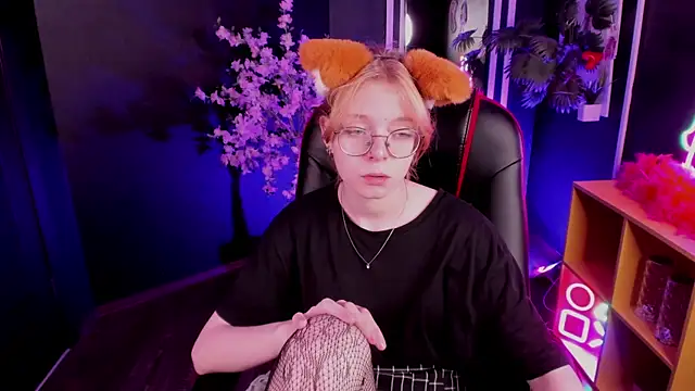 FoxxyyPolly online show from 06/27/26, 05:56