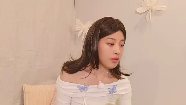 Snapshot of sakura-ch- chatting on 07/16/26, 08:04 sakura-ch- online show from 07/16/26, 08:04