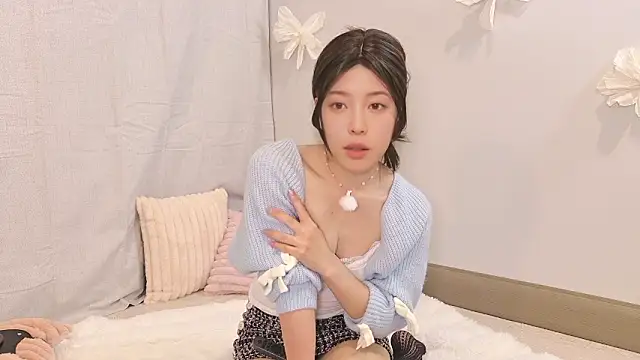 Snapshot of sakura-ch- chatting on 07/17/26, 05:18 sakura-ch- online show from 07/17/26, 05:18