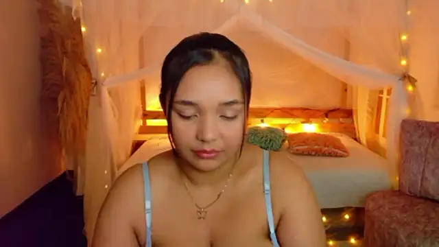 Snapshot of leoneriss chatting on 06/17/26, 10:00 leoneriss online show from 06/17/26, 10:00
