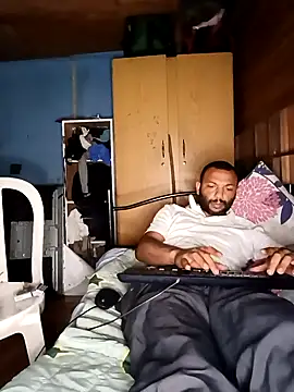 Snapshot of Camodick chatting on 11/16/25, 06:30 Camodick online show from 11/16/25, 06:30