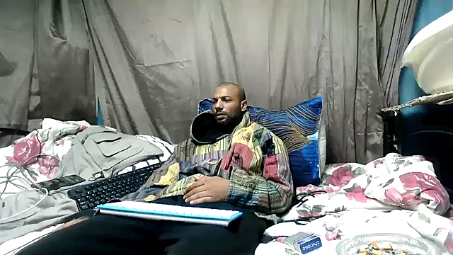 Snapshot of Camodick chatting on 04/28/26, 04:12 Camodick online show from 04/28/26, 04:12