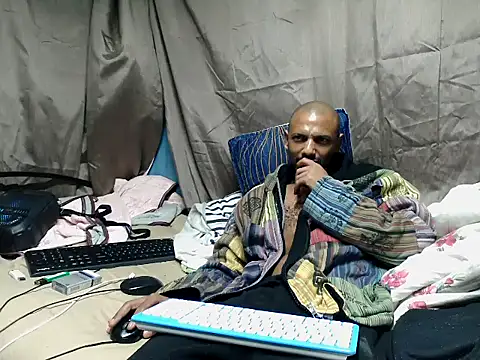Snapshot of Camodick chatting on 05/04/26, 02:18 Camodick online show from 05/04/26, 02:18