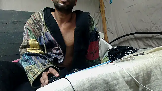 Snapshot of Camodick chatting on 05/19/26, 04:52 Camodick online show from 05/19/26, 04:52