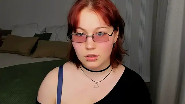 MiaLacrice online show from 05/16/26, 12:04