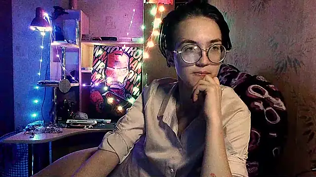 Alessa Kiss online show from 05/18/26, 05:41