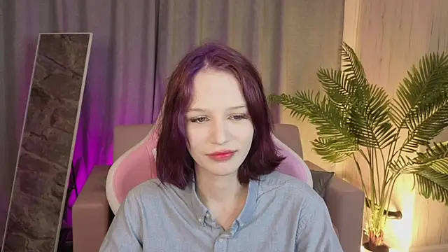 Snapshot of AliceJohansone chatting on 05/29/26, 01:58 AliceJohansone online show from 05/29/26, 01:58
