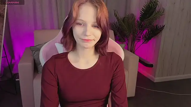 Snapshot of AliceJohansone chatting on 06/05/26, 01:34 AliceJohansone online show from 06/05/26, 01:34
