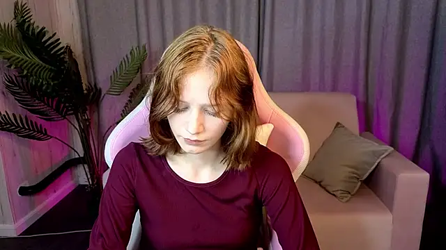 Snapshot of AliceJohansone chatting on 06/29/26, 01:34 AliceJohansone online show from 06/29/26, 01:34