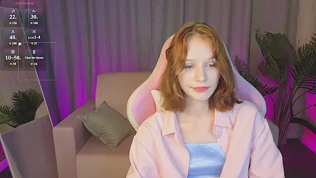 Snapshot of AliceJohansone chatting on 06/30/26, 01:39 AliceJohansone online show from 06/30/26, 01:39