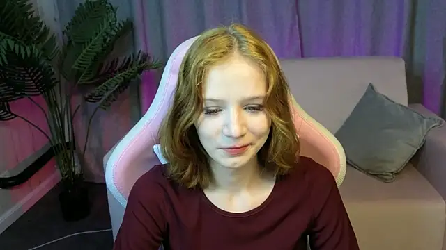 Snapshot of AliceJohansone chatting on 07/04/26, 01:56 AliceJohansone online show from 07/04/26, 01:56