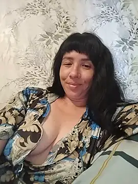 Snapshot of -KARINA-LOVE- chatting on 05/19/26, 03:40 -KARINA-LOVE- online show from 05/19/26, 03:40