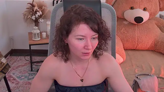 AureliaGleam online show from 05/15/26, 05:03