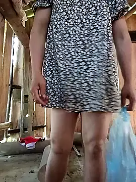tomtit123 online show from 05/13/26, 07:28