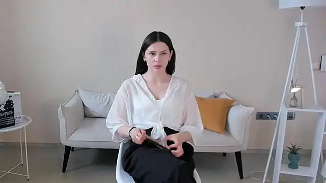 FlorancePistilli online show from 05/14/26, 12:34