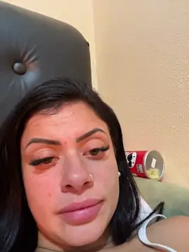 Snapshot of belababyy chatting on 05/21/26, 11:23 belababyy online show from 05/21/26, 11:23