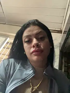 Snapshot of belababyy chatting on 06/11/26, 03:10 belababyy online show from 06/11/26, 03:10