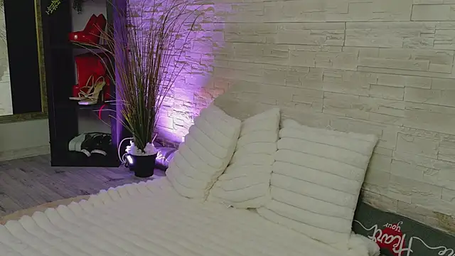 VanessaVosss online show from 05/13/26, 04:15