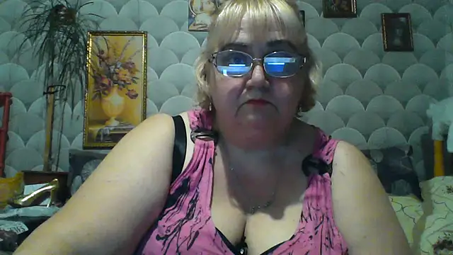 Snapshot of MarinaFarina53 chatting on 06/24/26, 05:56 MarinaFarina53 online show from 06/24/26, 05:56