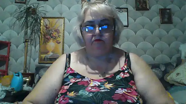 Snapshot of MarinaFarina53 chatting on 06/30/26, 06:09 MarinaFarina53 online show from 06/30/26, 06:09