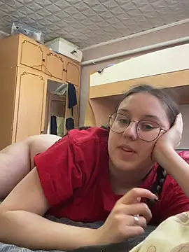 Snapshot of viksiss chatting on 05/13/26, 07:17 viksiss online show from 05/13/26, 07:17