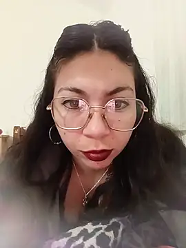 Mia essence online show from 07/28/26, 11:05