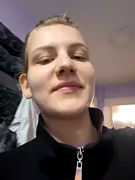 mooniekiss online show from 05/12/26, 07:55