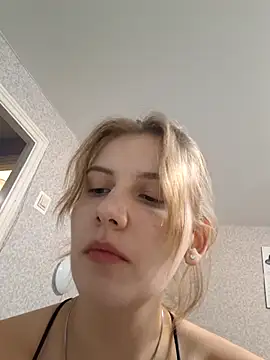 mooniekiss online show from 05/14/26, 04:58
