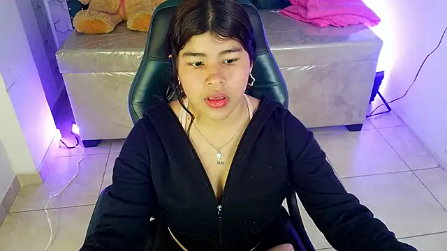 Mia kittie m online show from 05/20/26, 07:31