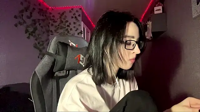 NightFoxxx online show from 05/15/26, 02:02