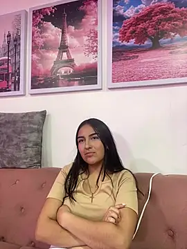 Snapshot of iris_pink7 chatting on 05/16/26, 07:34 iris pink7 online show from 05/16/26, 07:34