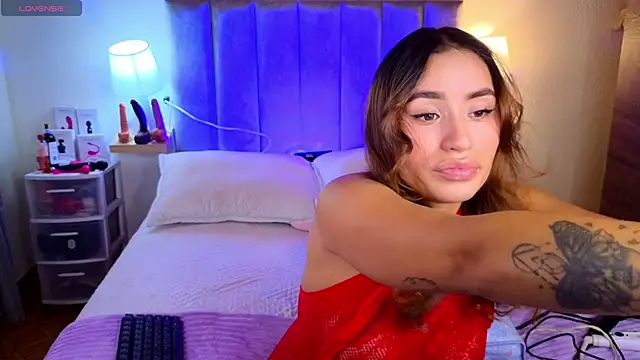 Victoria Hils online show from 06/08/26, 05:02