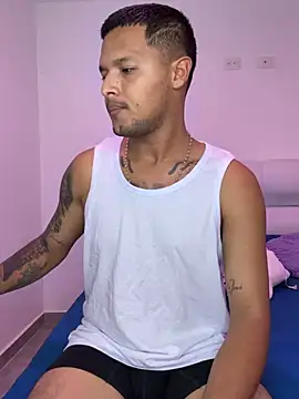 ElianVega online show from 05/13/26, 03:59