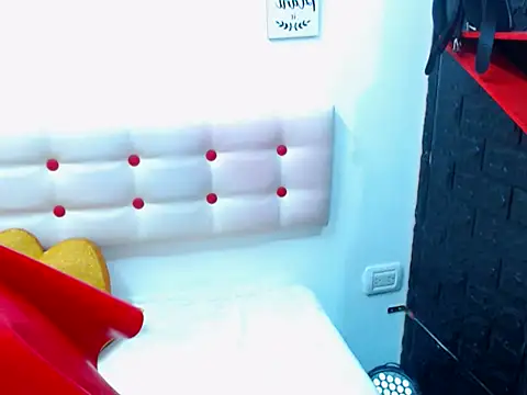 whitneynaugthyxxxx online show from 05/28/26, 03:42