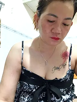 Forever model online show from 05/08/26, 09:42