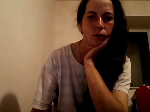 Snapshot of DanicaFey chatting on 05/15/26, 06:37 DanicaFey online show from 05/15/26, 06:37