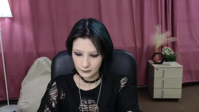 PearleneBolfa online show from 05/13/26, 11:40