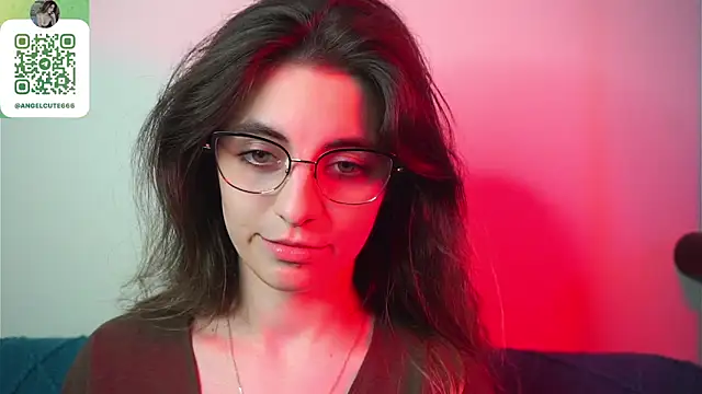 LexiaMirel online show from 05/13/26, 05:43