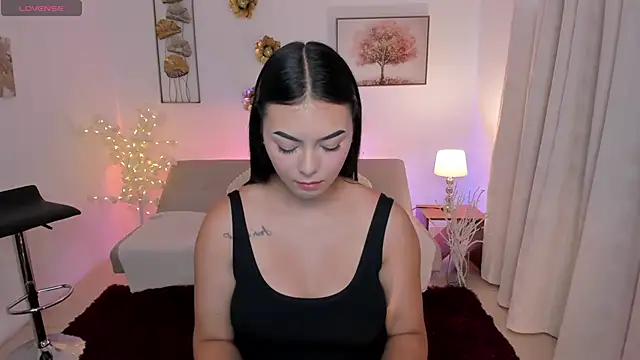 Emma Moretti1 online show from 05/13/26, 01:52
