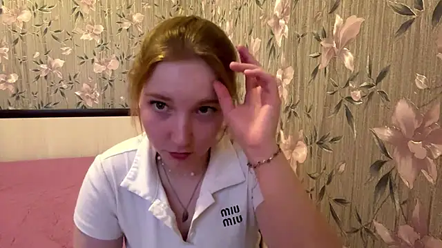 Snapshot of OksiDarling chatting on 05/20/26, 04:57 OksiDarling online show from 05/20/26, 04:57