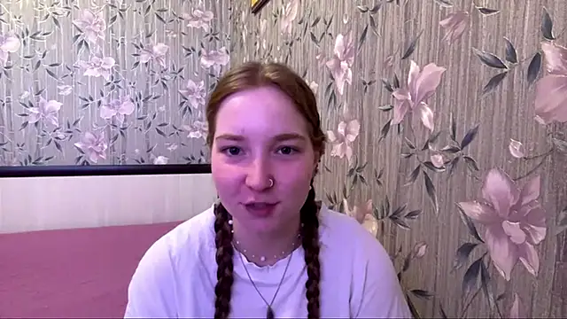 Snapshot of OksiDarling chatting on 05/23/26, 02:10 OksiDarling online show from 05/23/26, 02:10