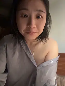 Iridessa- online show from 06/11/26, 04:05