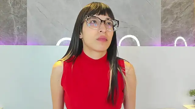 Snapshot of EmiliaBell_ chatting on 07/02/26, 12:55 EmiliaBell online show from 07/02/26, 12:55