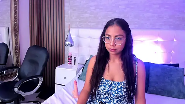 SaritaaHot online show from 05/17/26, 04:10